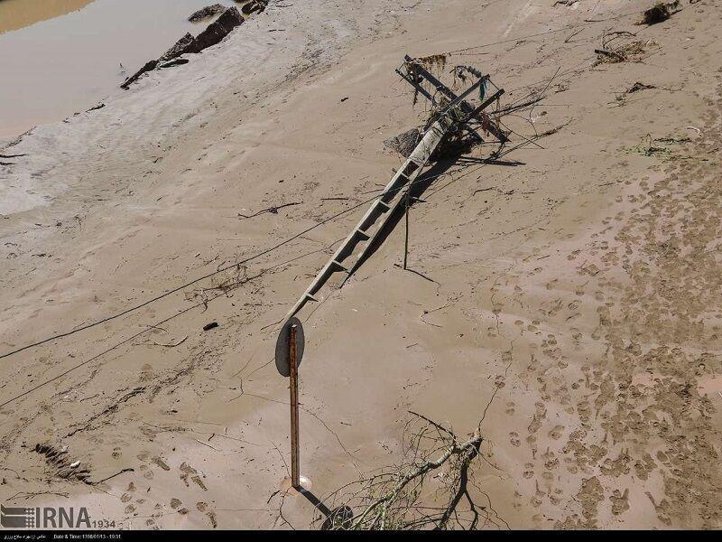خبرنگاران بارندگی ها به تاسیسات برق البرز خسارت وارد کرد