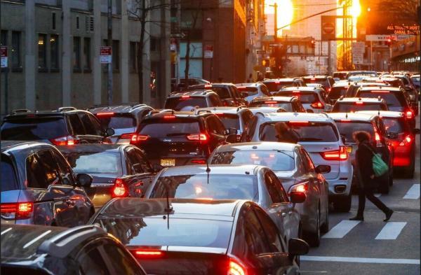 کاهش 50 درصدی وابستگی شهروندان به خودروهای شخصی ، شیوه های قدیمی مدیریت ترافیک شهری جواب نمی دهد