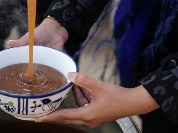 ببینید ، پخت سمنو و حال و هوای جوانان شیرازی